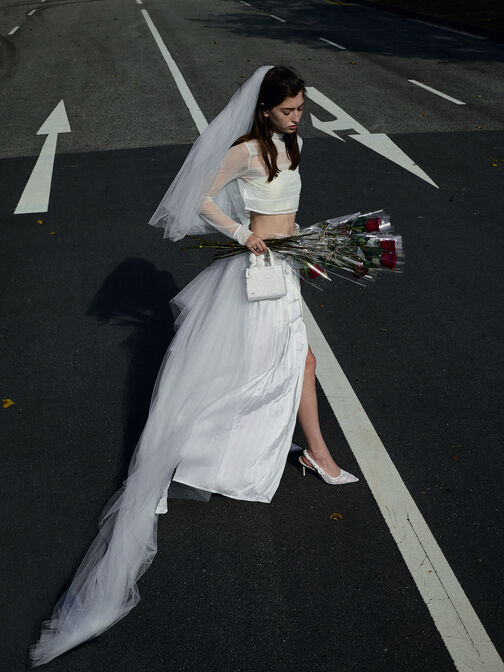 حقيبة صغيرة مطرزة من قماش شبكي مزين بالخرز من ألباني, أبيض, hi-res