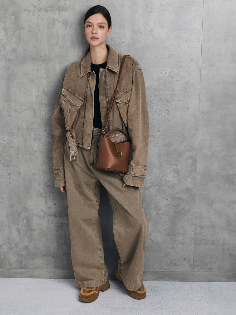 حقيبة باكت (دلو) غابين من الجلد بحزام ومقبض علوي, شوكولاتي, hi-res