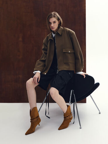 بوت شمواه صناعي بمقدمة مدببة وكشكشة, كونياكي, hi-res