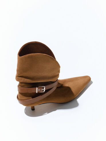 بوت شمواه صناعي بمقدمة مدببة وكشكشة, كونياكي, hi-res