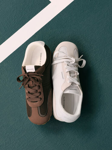 أحذية رياضية (سنيكرز) من النايلون بألوان متباينة, أبيض, hi-res