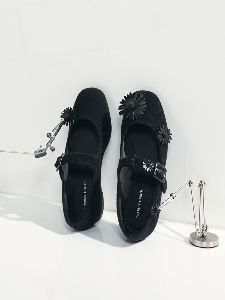 حذاء ماري جينز بتصميم مميز مزين بتشارمز ورود بولي, أسود خشن, hi-res