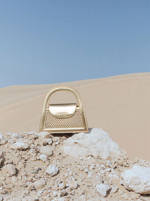 حقيبة إيستي بلمسة معدنية مزينة بالكريستال مع يد علوية, ذهبي, hi-res