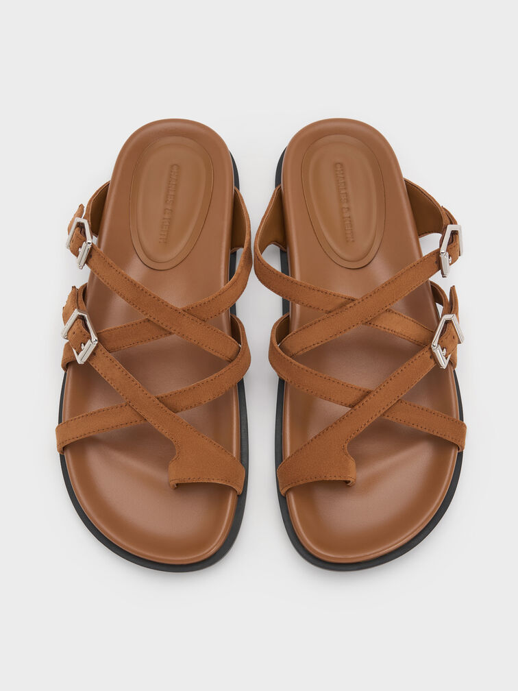 صندل من الجلد السويدي الصناعي بأحزمة متقاطعة وبفتحة دائرية للإصبع الكبير, كونياكي, hi-res