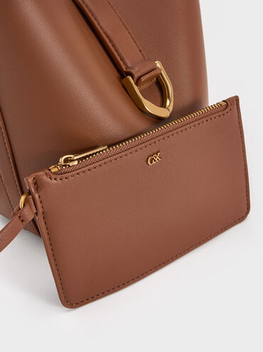 حقيبة باكت (دلو) غابين من الجلد بحزام ومقبض علوي, شوكولاتي, hi-res