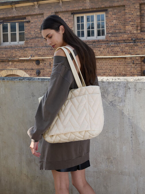 حقيبة توت من النايلون بنقشة شيفرون, كريمي, hi-res