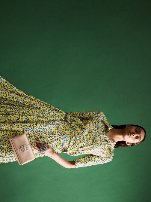 حقيبة ساتان بحزام ومقبض سلسلة وإبزيم كريستالي, نود خوخي دافئ, hi-res