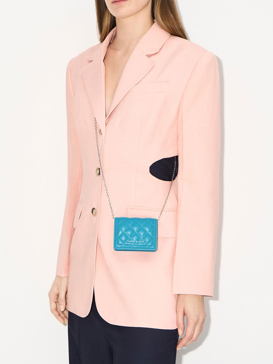 حاملة البطاقات ميكايلا المبطنّة للنساء باللون الأزرق - تشارلز آند كيث